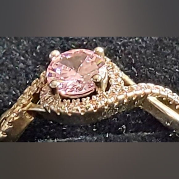 New  W.G.F.    ROUND PINK ZIRCON RING - Picture 2 of 3